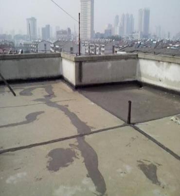 蒙自漏水维修 楼顶漏水是什么原因，楼顶漏水维修方法是什么?