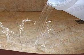 蒙自漏水维修 免砸砖防水材料该如何施工